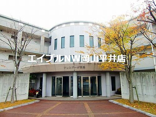 岡山県岡山市中区高島新屋敷 3階建