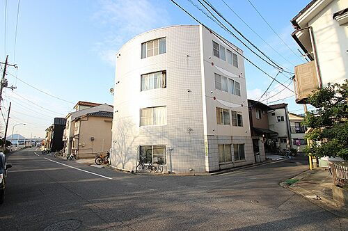 リバーサイド吉島 4階建