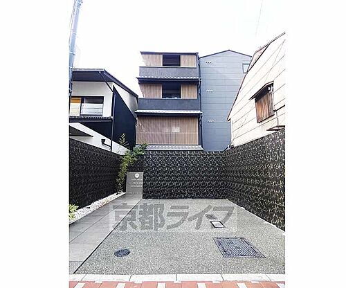 京都府京都市中京区西ノ京中御門東町 築6年10ヶ月 4階建