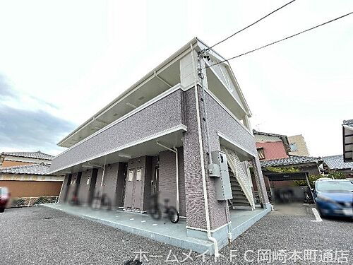 愛知県岡崎市六名新町 2階建 築18年10ヶ月