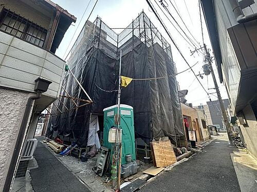 兵庫県尼崎市竹谷町１丁目 3階建 