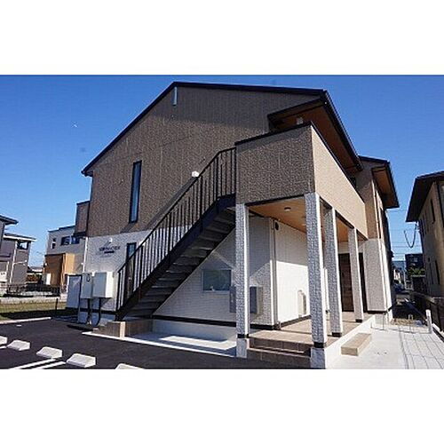 岐阜県各務原市鵜沼三ツ池町２丁目 2階建 