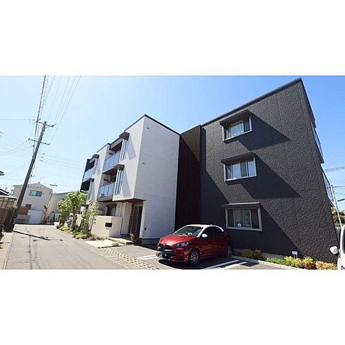 岐阜県各務原市鵜沼各務原町３丁目 3階建 築2年9ヶ月