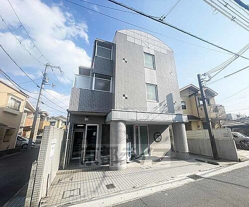 京都府京都市右京区嵯峨野神ノ木町 築31年4ヶ月 3階建