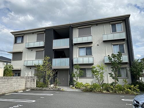 兵庫県加東市上中３丁目 3階建