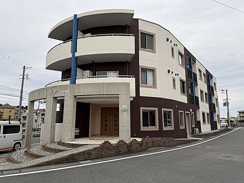 兵庫県三木市緑が丘町西５丁目 築21年11ヶ月 3階建