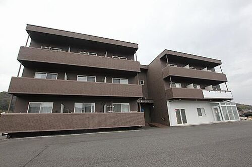 岡山県笠岡市吉田 3階建 築10年7ヶ月