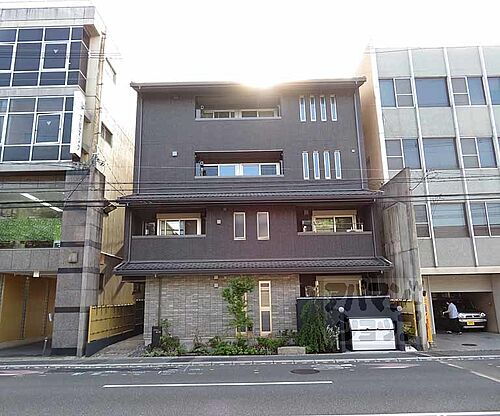 京都府京都市下京区大宮通丹波口下る大宮３丁目 築3年8ヶ月 4階建