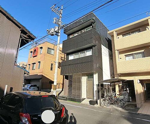 京都府京都市中京区西ノ京東月光町 築30年9ヶ月 3階建