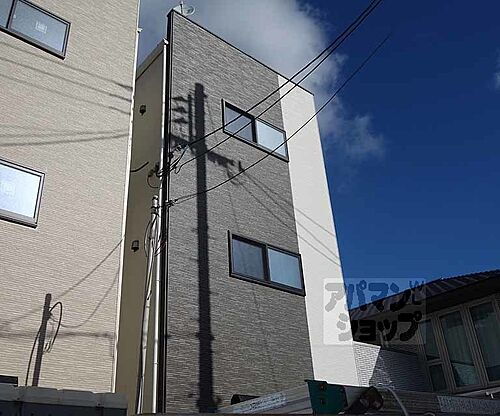 京都府京都市南区東九条西御霊町 築4年1ヶ月 3階建