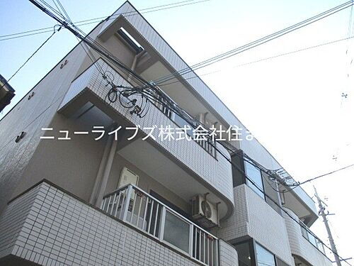 大阪府寝屋川市池田本町 築36年9ヶ月 3階建