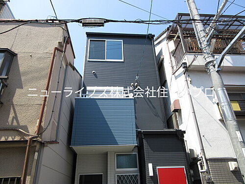 大阪府門真市常称寺町  3階建