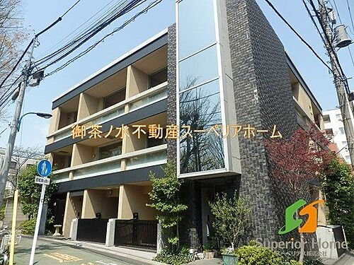 東京都新宿区白銀町 3階建