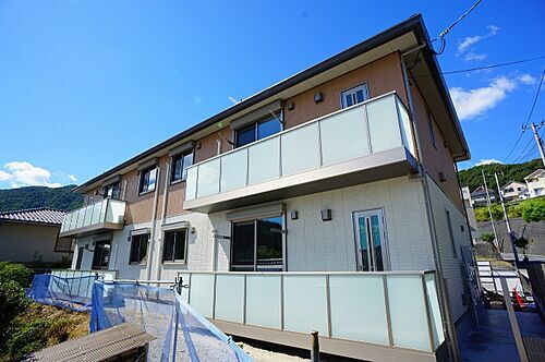 広島県広島市安佐南区山本７丁目 2階建 築4年10ヶ月