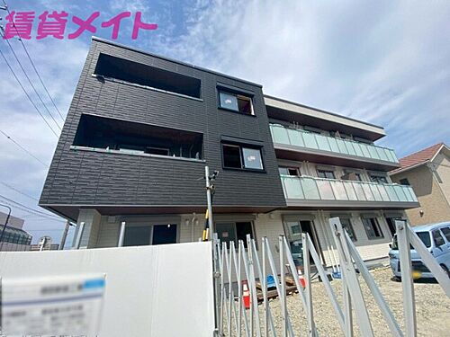 三重県松阪市中央町 3階建 
