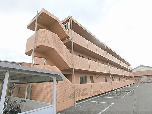 滋賀県東近江市東沖野３丁目 賃貸マンション