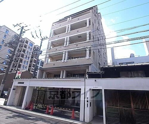 京都府京都市中京区麩屋町通押小路下る上白山町 9階建