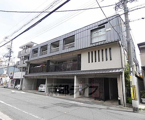 京都府京都市中京区大宮通六角上る三条大宮町 3階建 築24年4ヶ月