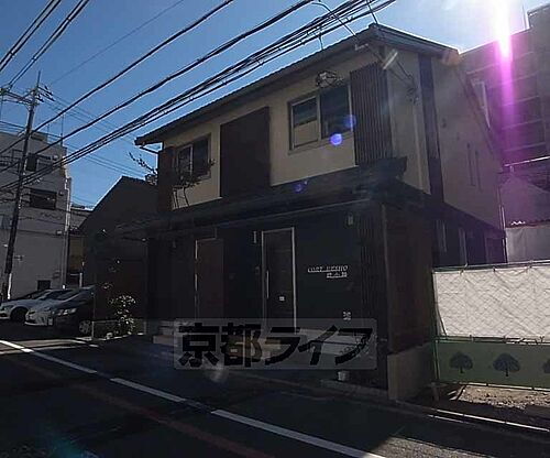 京都府京都市中京区姉小路通柳馬場東入油屋町 2階建