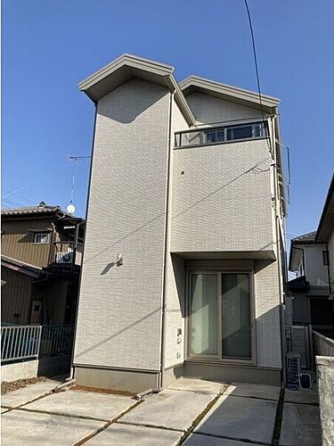 栃木県小山市西城南４丁目 2階建