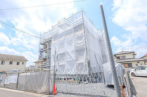 栃木県小山市東城南１丁目 3階建 