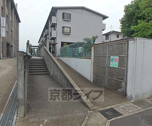 京都府宇治市宇治 3階建