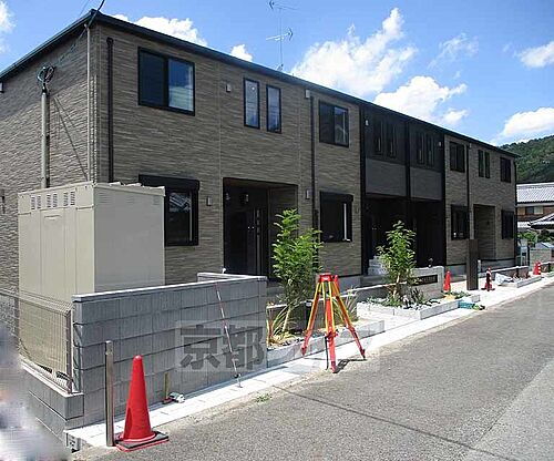 京都府綴喜郡宇治田原町大字贄田 2階建 