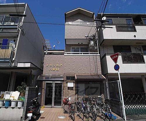 京都府京都市南区東九条東岩本町 築27年10ヶ月 3階建