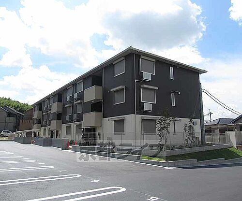 京都府八幡市八幡福禄谷 築2年3ヶ月 3階建