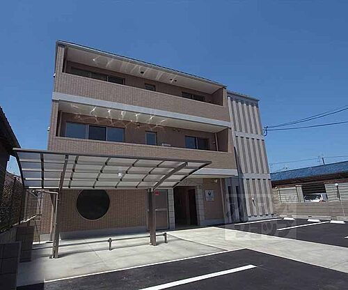 京都府京都市右京区太秦奥殿町 築12年8ヶ月 3階建