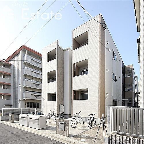 愛知県名古屋市北区山田２丁目 築7年3ヶ月 3階建