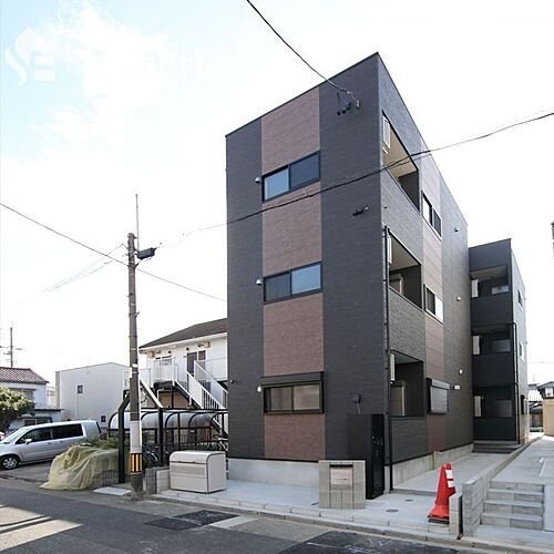 愛知県名古屋市中村区藤江町３丁目  3階建