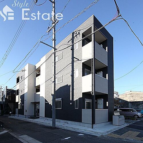 愛知県名古屋市中川区九重町 築4年4ヶ月 3階建