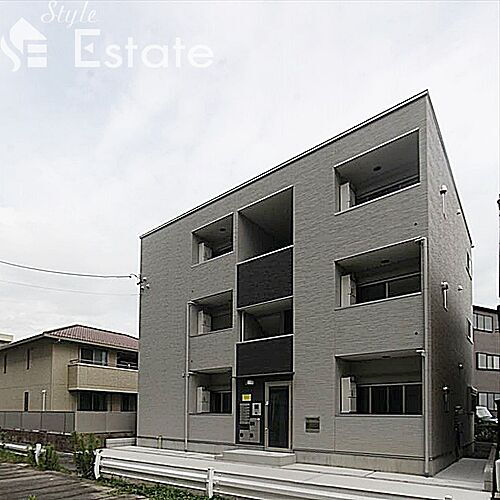 愛知県名古屋市中川区松葉町４丁目 3階建 築2年4ヶ月