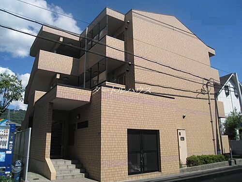 大阪府大東市寺川３丁目 3階建 築20年4ヶ月