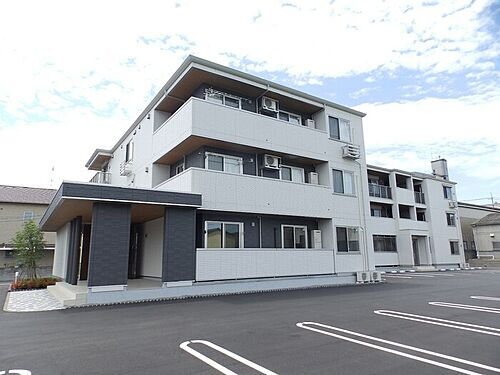 広島県福山市東川口町２丁目 3階建