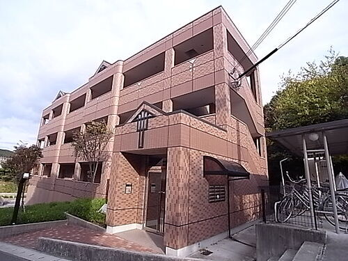 兵庫県神戸市垂水区名谷町字加市 3階建