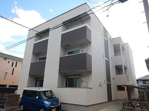 兵庫県神戸市東灘区青木２丁目 3階建