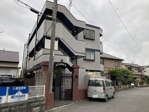 埼玉県行田市門井町３丁目 3階建