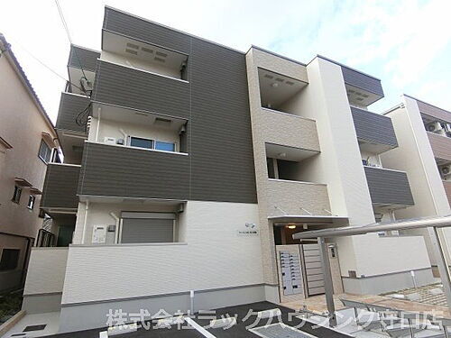 大阪府門真市向島町 3階建 