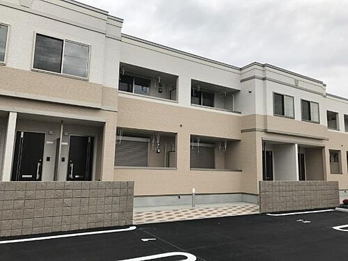 兵庫県姫路市飾磨区中浜町１丁目 2階建