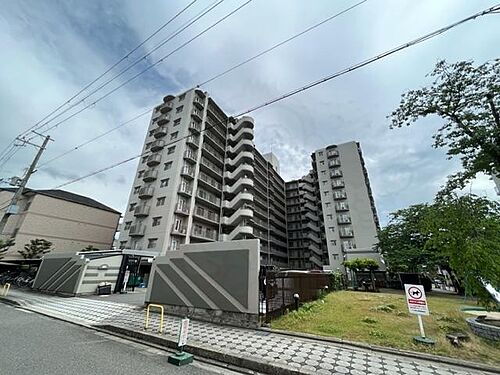 ルネ西大路 11階建