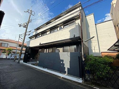 京都府京都市伏見区平野町 築3年5ヶ月 3階建