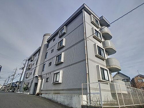 滋賀県草津市笠山３丁目 築33年 4階建