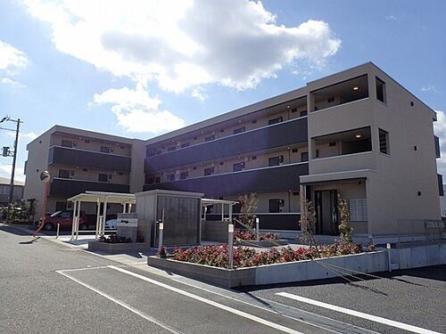 滋賀県草津市追分南１丁目 築4年10ヶ月 3階建