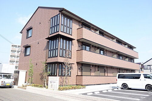 滋賀県野洲市市三宅 築8年3ヶ月 3階建