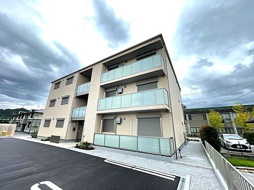 滋賀県米原市下多良３丁目 賃貸マンション