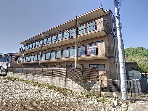 滋賀県東近江市小脇町 3階建