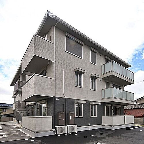 愛知県名古屋市守山区長栄 3階建 築2年3ヶ月