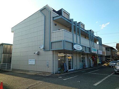 兵庫県姫路市飾磨区英賀宮町１丁目 2階建